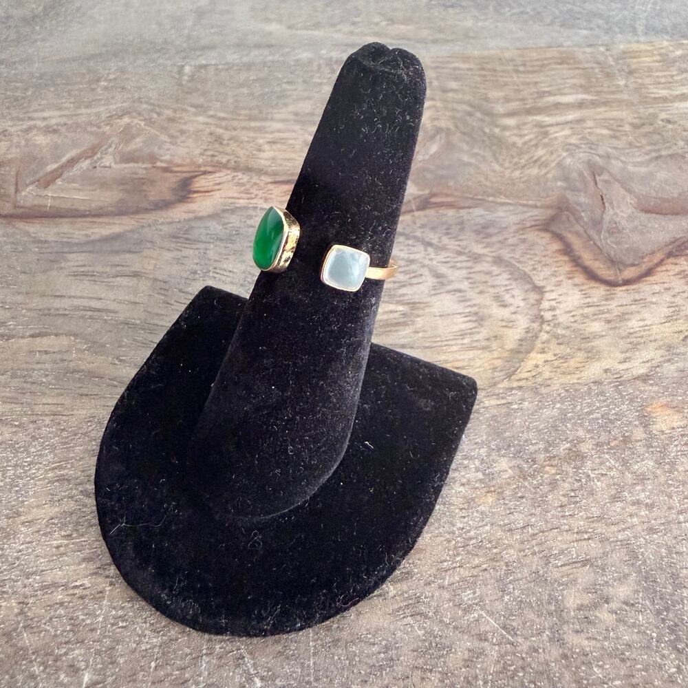 Green jewel square gold tone funky open ring - size 6.5